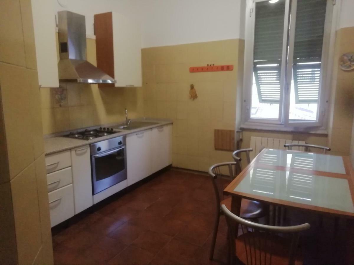 La Casa Di Sara Apartment ลาสเปเซีย ภายนอก รูปภาพ